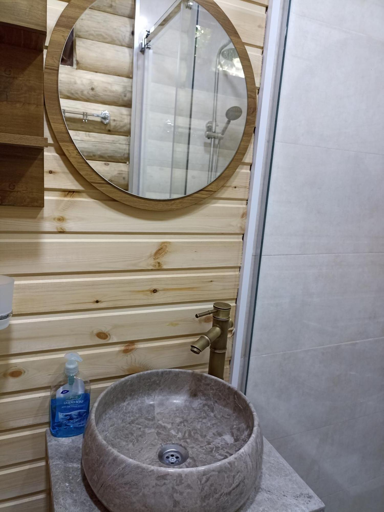 Guest House On Angisa Batumi Rum bild